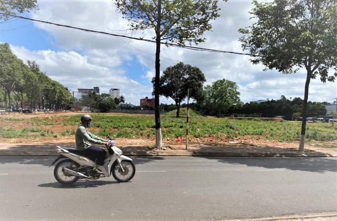 Khu đất có diện tích khoảng 2,83ha sẽ xây dựng thành Công viên Nguyễn Tất Thành Khu đất có diện tích khoảng 2,83ha sẽ xây dựng thành Công viên Nguyễn Tất Thành