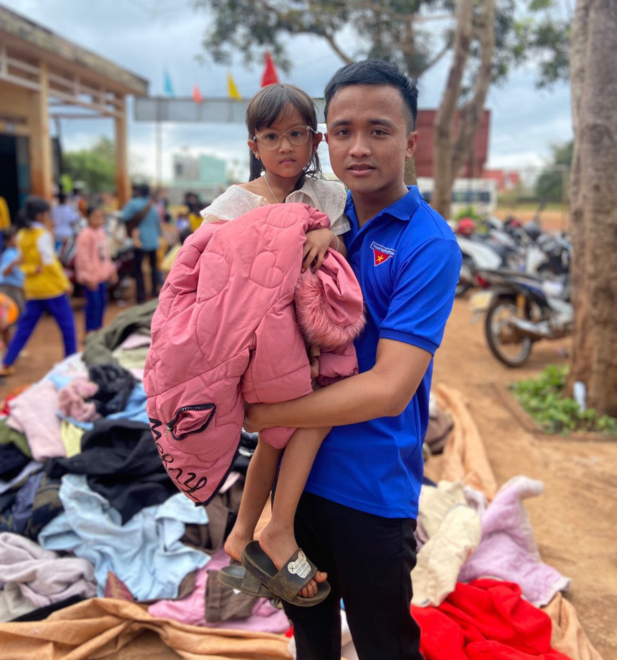 Anh Phạm Thành Vinh luôn năng nổ, nhiệt huyết với công tác Đoàn, hoạt động thiện nguyện. Ảnh: Quang Tấn Anh Phạm Thành Vinh luôn năng nổ, nhiệt huyết với công tác Đoàn, hoạt động thiện nguyện. Ảnh: Quang Tấn