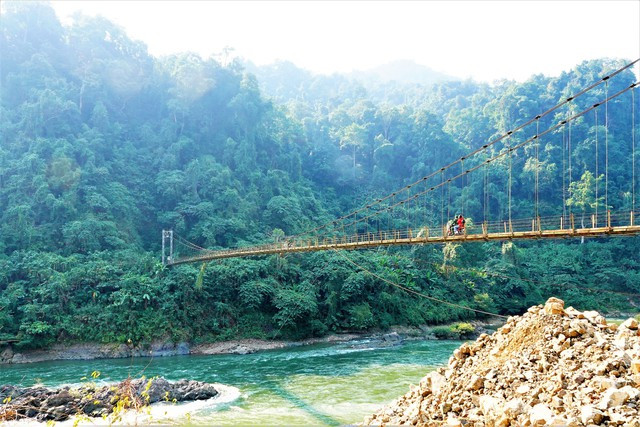 Cầu treo đầu nguồn sông Đà Cầu treo đầu nguồn sông Đà