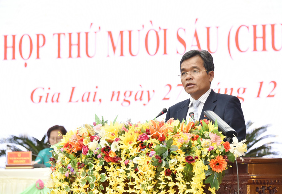 Ủy viên Ban Chấp hành Trung ương Đảng, Bí thư Tỉnh ủy, Chủ tịch HĐND tỉnh Hồ Văn Niên phát biểu khai mạc kỳ họp. Ảnh: Đức thụy Ủy viên Ban Chấp hành Trung ương Đảng, Bí thư Tỉnh ủy, Chủ tịch HĐND tỉnh Hồ Văn Niên phát biểu khai mạc kỳ họp. Ảnh: Đức thụy