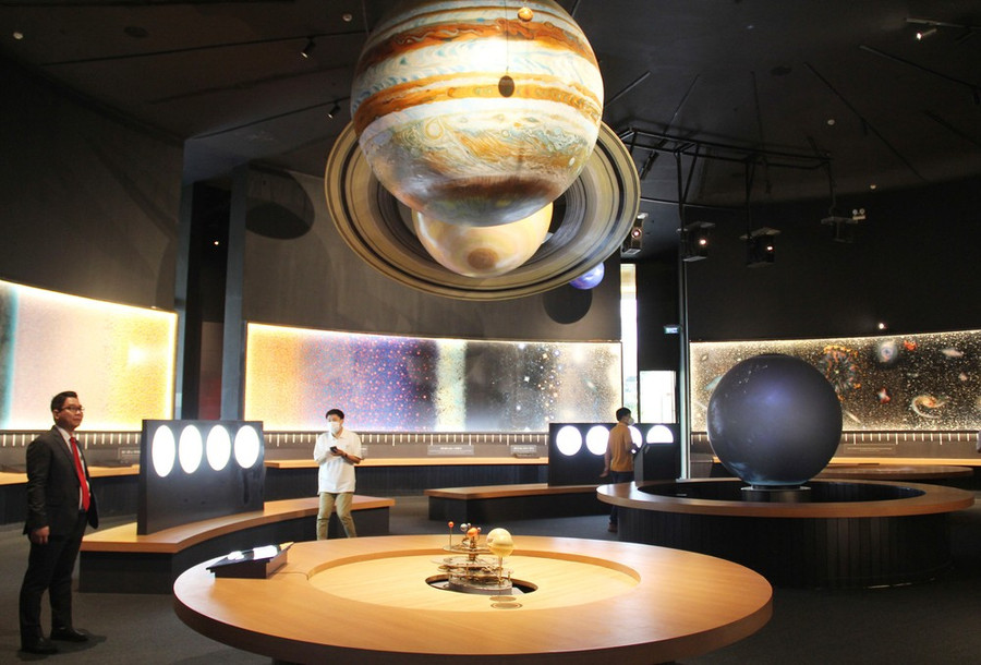 Mô hình vũ trụ, các hành tinh độc đáo thể hiện sống động tại Trung tâm khám phá khoa học Bình Định Mô hình vũ trụ, các hành tinh độc đáo thể hiện sống động tại Trung tâm khám phá khoa học Bình Định