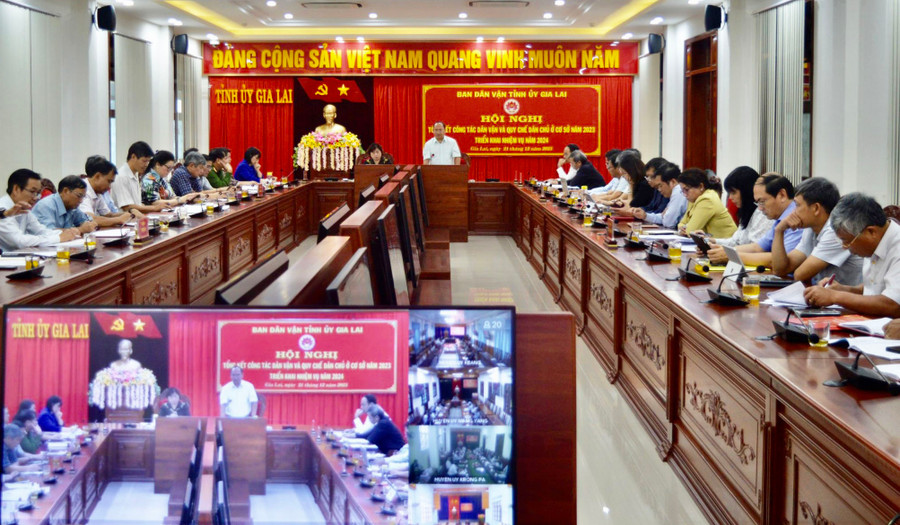 Quang cảnh hội nghị tại điểm cầu chính Trụ sở Tỉnh ủy. Ảnh: P.D