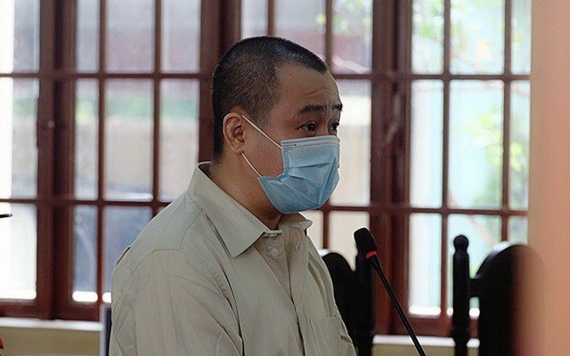 Diễn viên Hữu Tín bị tuyên phạt 7 năm 6 tháng tù. Diễn viên Hữu Tín bị tuyên phạt 7 năm 6 tháng tù.