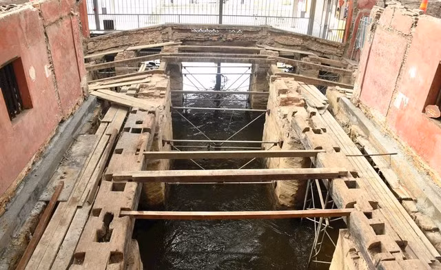 Sàn chùa Cầu đã được hạ giải