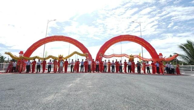 Cắt băng thông tuyến dự án đường Vành đai TP.Tân An