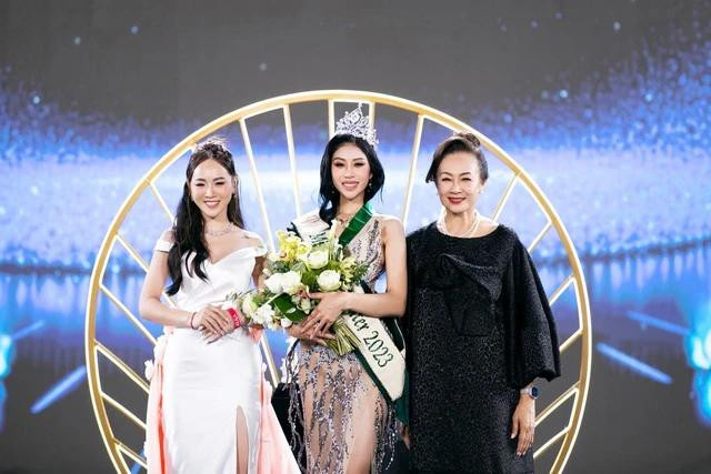 Lan Anh là một trong ba á hậu tại chung kết Miss Earth 2023 Lan Anh là một trong ba á hậu tại chung kết Miss Earth 2023