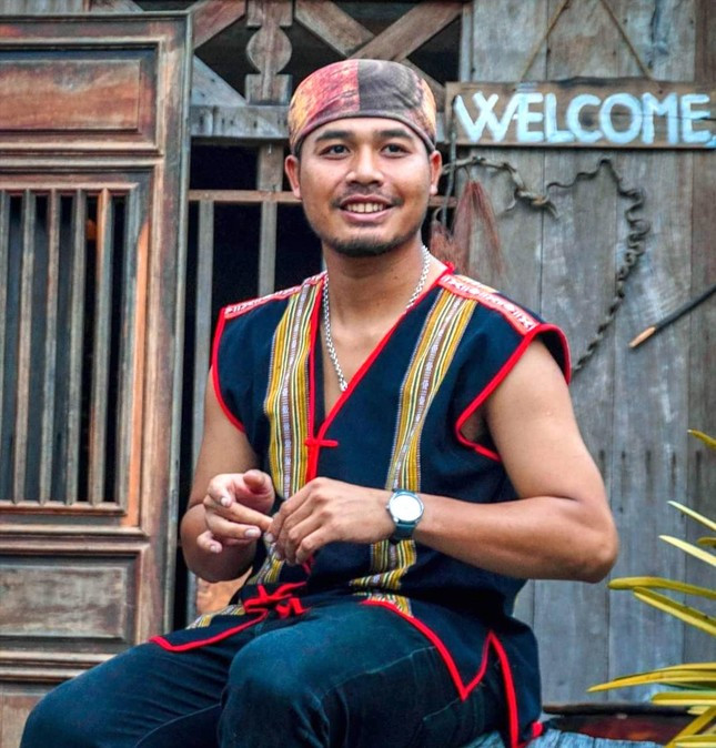 Y Sôl Sruk là thanh niên tiên tiến làm theo lời Bác huyện Lắk năm 2023.