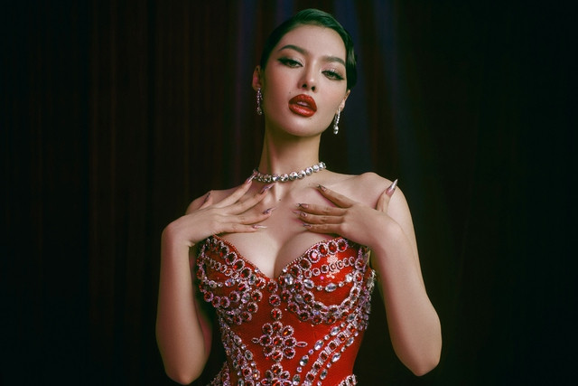 Á hậu Kiều Loan khoe đường cong nóng bỏng trong MV mới Á hậu Kiều Loan khoe đường cong nóng bỏng trong MV mới