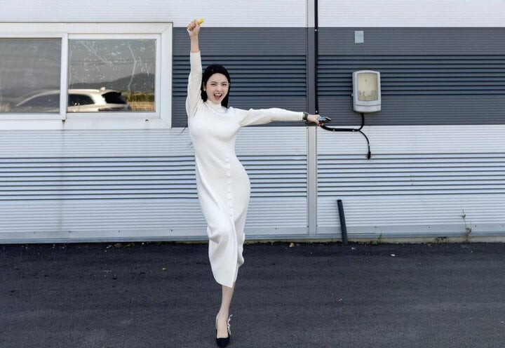 Được biết, Chu Thanh Huyền và Quang Hải dự kiến làm lễ ăn hỏi vào ngày 1/1/2024 (tức 20/11 âm lịch). Được biết, Chu Thanh Huyền và Quang Hải dự kiến làm lễ ăn hỏi vào ngày 1/1/2024 (tức 20/11 âm lịch).