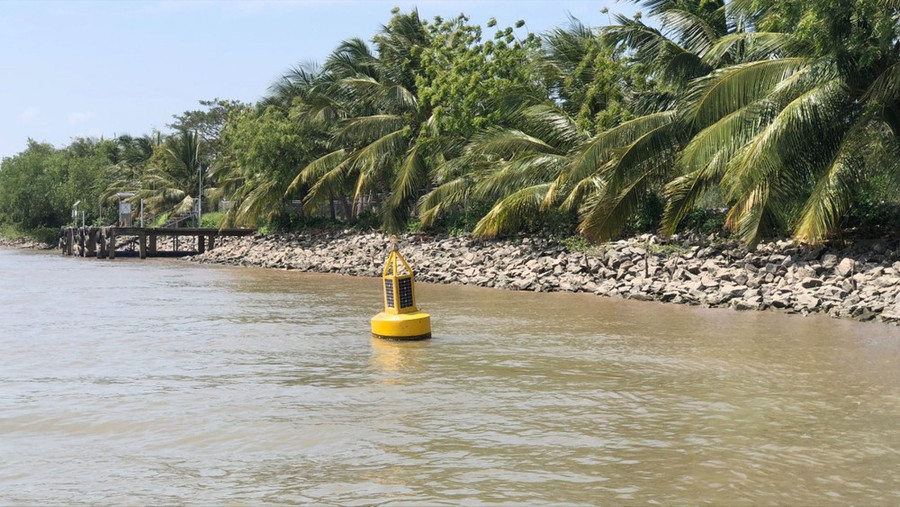 Phao quan trắc nước mặn được hình thành từ ý tưởng của ông Mỹ Phao quan trắc nước mặn được hình thành từ ý tưởng của ông Mỹ