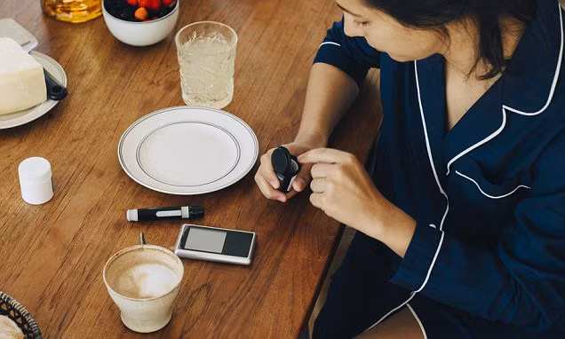 Uống cà phê có thể làm giảm nguy cơ mắc bệnh tiểu đường. Nhưng với người đã mắc bệnh tiểu đường thì không như vậy