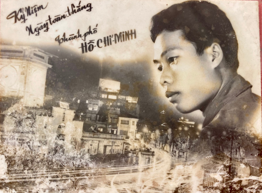 Bức ảnh chụp ngày 1-5-1975 tại Sài Gòn được ông Nguyễn Xuân Hòa (thôn 2, xã Biển Hồ, TP. Pleiku) gìn giữ như kỷ vật quý. Ảnh chụp lại