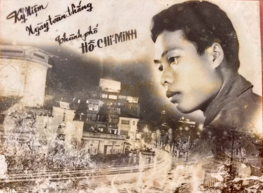 Bức ảnh chụp ngày 1-5-1975 tại Sài Gòn được ông Nguyễn Xuân Hòa (thôn 2, xã Biển Hồ, TP. Pleiku) gìn giữ như kỷ vật quý. Ảnh chụp lại