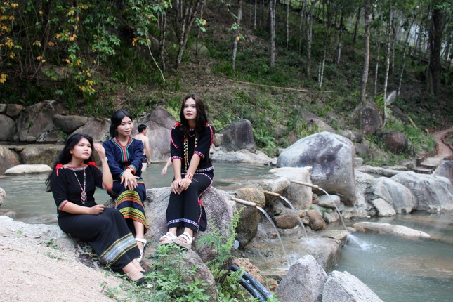 Chắt chiu sản vật huyện nghèo ảnh 1