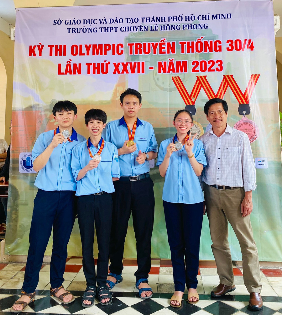 Trường THPT Chi Lăng đạt được 4 huy chương tại kỳ thi Olympic truyền thống 30-4 năm 2023 (ảnh đơn vị cung cấp). Trường THPT Chi Lăng đạt được 4 huy chương tại kỳ thi Olympic truyền thống 30-4 năm 2023 (ảnh đơn vị cung cấp).