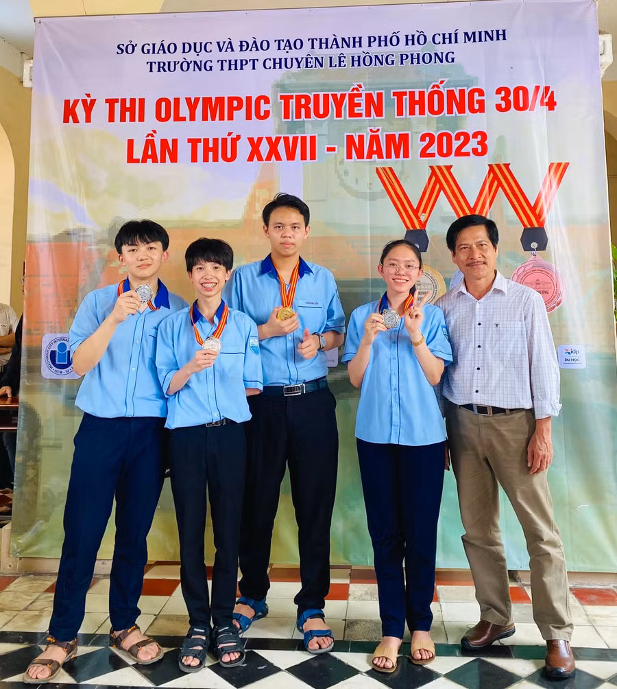 Trường THPT Chi Lăng đạt được 4 huy chương tại kỳ thi Olympic truyền thống 30-4 năm 2023 (ảnh đơn vị cung cấp).