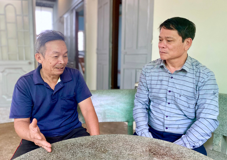 Cựu chiến binh Lưu Ngọc Đang (tổ 2, phường Hoa Lư, TP. Pleiku) hồi tưởng về trận quyết chiến của đơn vị mình với Sư đoàn 22 của ngụy vào những ngày cuối tháng 4-1975. Ảnh: Mộc Trà