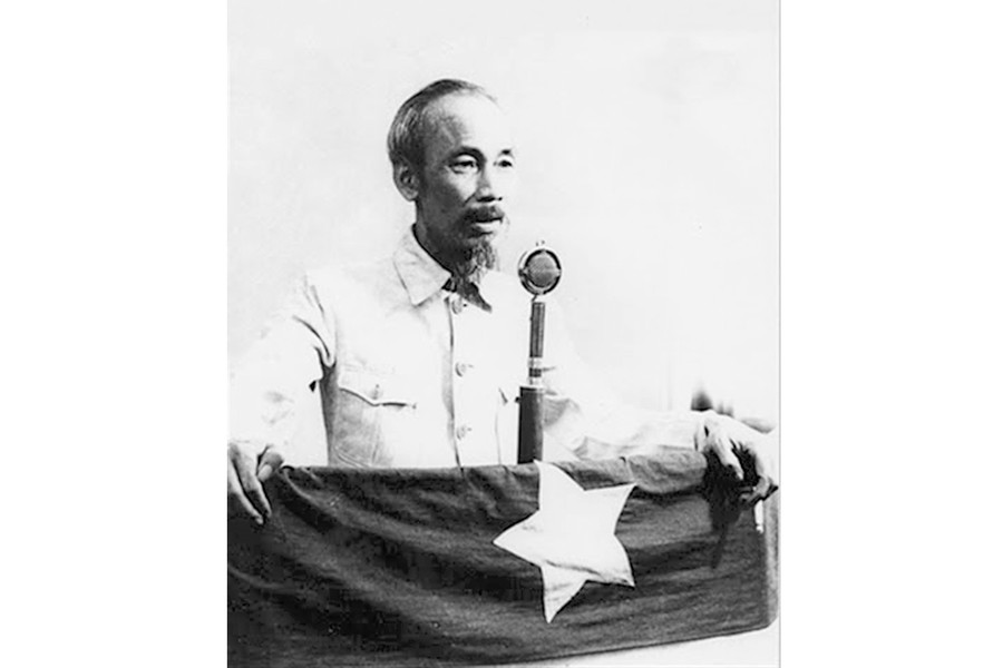 Chủ tịch Hồ Chí Minh đọc Tuyên ngôn độc lập tại Quảng trường Ba Đình ngày 2-9-1945 (ảnh tư liệu). Chủ tịch Hồ Chí Minh đọc Tuyên ngôn độc lập tại Quảng trường Ba Đình ngày 2-9-1945 (ảnh tư liệu).