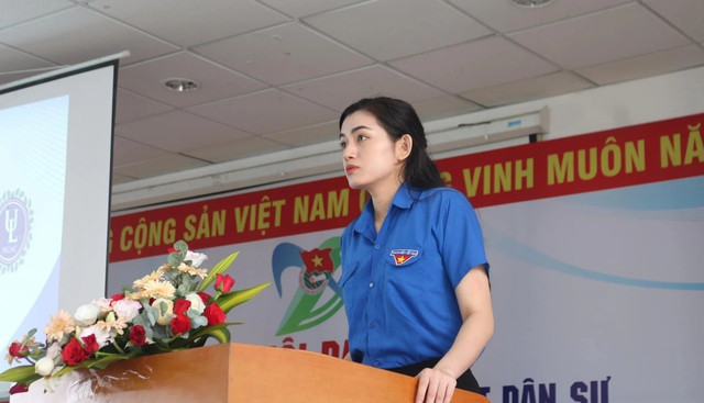Phương Ngọc được kết nạp Đảng vào khi còn là học sinh lớp 12