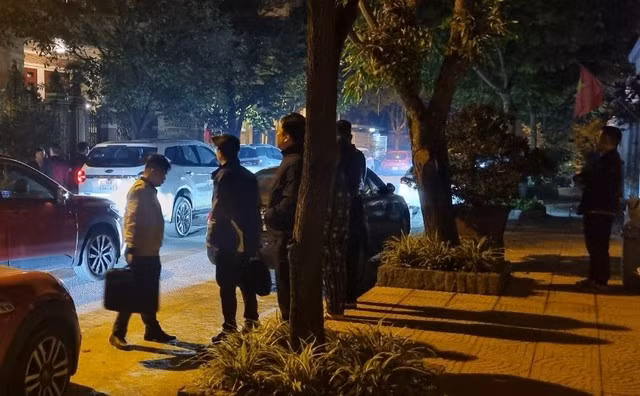 Hoạt động khám xét nơi ở của bị can Đỗ Hữu Ca được tiến hành trong nhiều giờ