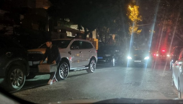 Tài sản bị tạm giữ được niêm phong trong thùng sắt, đưa về trụ sở cơ quan công an Tài sản bị tạm giữ được niêm phong trong thùng sắt, đưa về trụ sở cơ quan công an