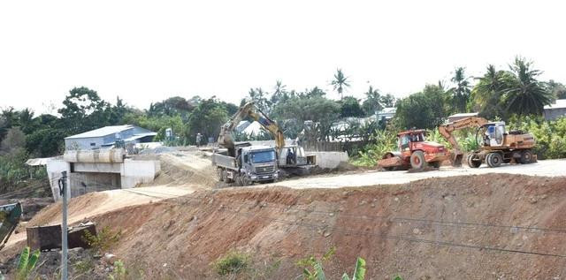 Tính đến tháng 12.2023, tỷ lệ giải ngân của dự án đường trục chính phía tây TP.Kon Tum đạt 14,4% Tính đến tháng 12.2023, tỷ lệ giải ngân của dự án đường trục chính phía tây TP.Kon Tum đạt 14,4%