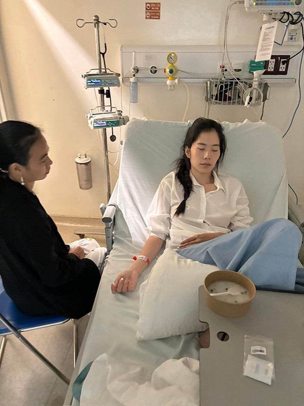 Nam Em được cấp cứu tại bệnh viện Nam Em được cấp cứu tại bệnh viện