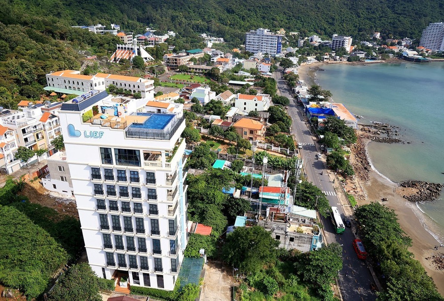 Khu vực khách sạn, nhà nghỉ ở Bãi Trước, đường Trần Phú, thành phố Vũng Tàu (Bà Rịa- Vũng Tàu). (Ảnh: Hồng Đạt/TTXVN) Khu vực khách sạn, nhà nghỉ ở Bãi Trước, đường Trần Phú, thành phố Vũng Tàu (Bà Rịa- Vũng Tàu). (Ảnh: Hồng Đạt/TTXVN)
