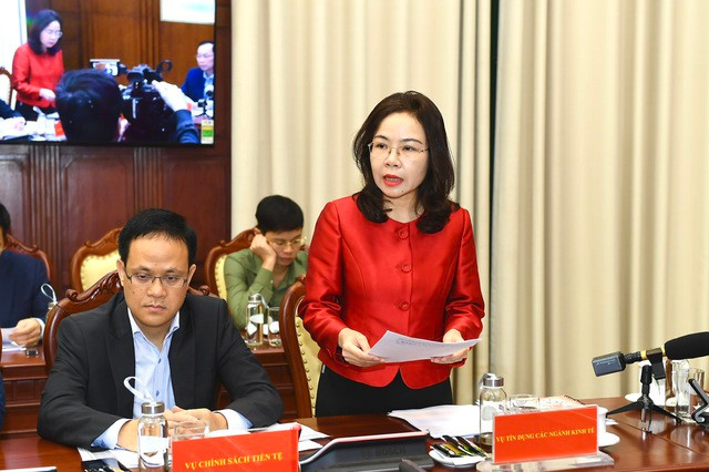Bà Hà Thu Giang, Vụ trưởng Vụ Tín dụng các ngành kinh tế, phát biểu. Ảnh: Đức Khanh Bà Hà Thu Giang, Vụ trưởng Vụ Tín dụng các ngành kinh tế, phát biểu. Ảnh: Đức Khanh