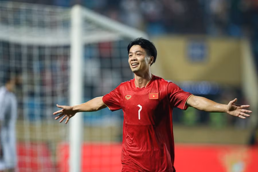 Công Phượng ghi bàn trong trận đấu giao hữu giữa đội tuyển Việt Nam và Palestine vào tháng 9.2023 Công Phượng ghi bàn trong trận đấu giao hữu giữa đội tuyển Việt Nam và Palestine vào tháng 9.2023