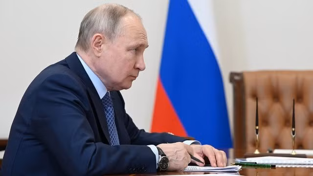 Tổng thống Nga Vladimir Putin đã ký sắc lệnh khôi phục các Quân khu Moscow và Leningrad. Ảnh: Sputnik