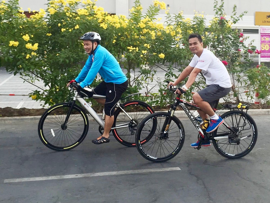 Tập thể dục với xe đạp đã dần thành một phong trào được nhiều người dân TPHCM yêu thích. Ảnh: HOÀNG HÙNG Tập thể dục với xe đạp đã dần thành một phong trào được nhiều người dân TPHCM yêu thích. Ảnh: HOÀNG HÙNG