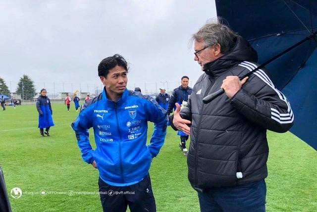 HLV Philippe Troussier đến Nhật Bản để gặp Công Phượng HLV Philippe Troussier đến Nhật Bản để gặp Công Phượng