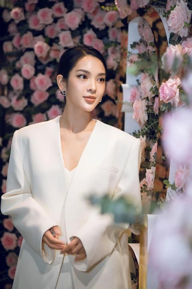 Quỳnh Lương chọn Nam tiến để thuận lợi cho việc kinh doanh và gần bạn trai hơn Quỳnh Lương chọn Nam tiến để thuận lợi cho việc kinh doanh và gần bạn trai hơn