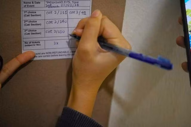 Hàng chục triệu người hâm mộ chờ săn vé The Eras Tour của Taylor Swift từ hơn nửa năm trước