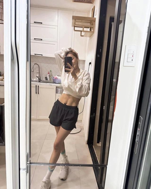 Nữ diễn viên khoe vóc dáng thon gọn sau tết nhờ chăm chỉ tập thể dục Nữ diễn viên khoe vóc dáng thon gọn sau tết nhờ chăm chỉ tập thể dục