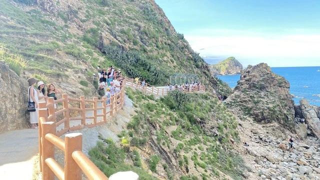 Eo Gió là một trong những điểm du lịch nổi tiếng tại Bình Định