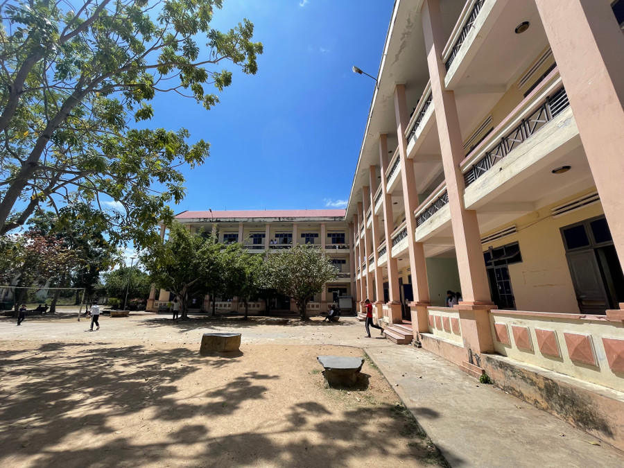 Nhà trường đã sử dụng nguồn quỹ của Hội phụ huynh để sửa chữa khu ký túc xá học sinh. Ảnh: L.V.N Nhà trường đã sử dụng nguồn quỹ của Hội phụ huynh để sửa chữa khu ký túc xá học sinh. Ảnh: L.V.N