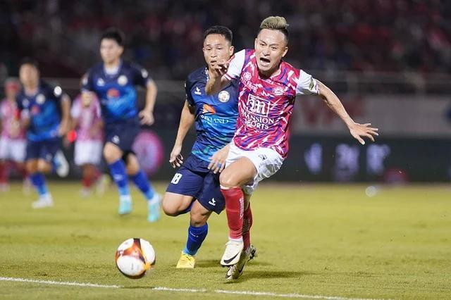 Võ Huy Toàn cùng CLB TP.HCM đánh bại CLB Bình Định trên sân Thống Nhất Võ Huy Toàn cùng CLB TP.HCM đánh bại CLB Bình Định trên sân Thống Nhất