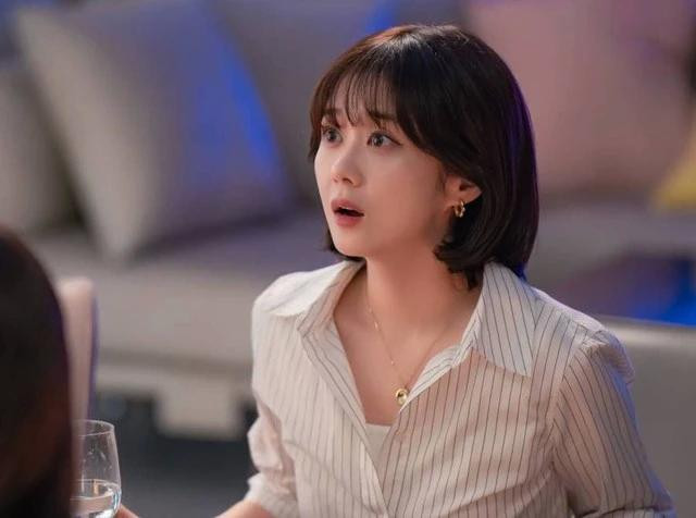 Jang Na Ra đẹp trẻ trung ở tuổi 43