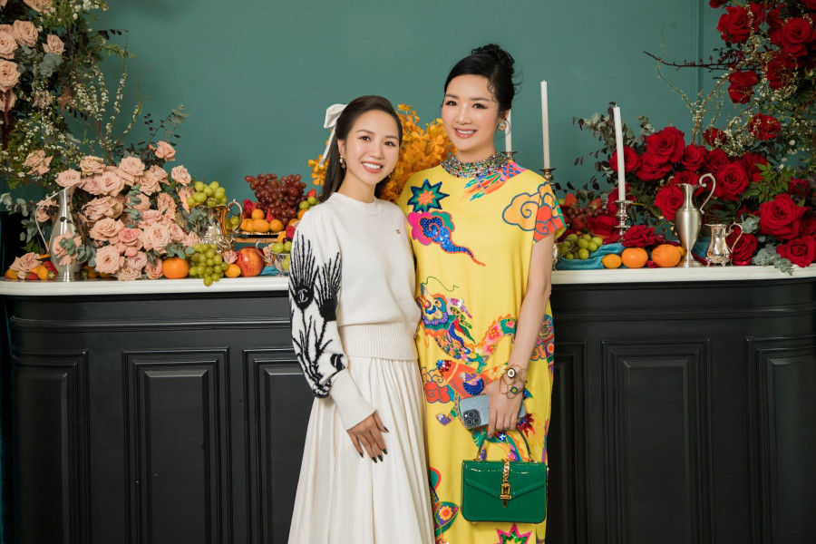 Chiếc váy vàng giúp Hoa hậu Giáng My nổi bật trong lần xuất hiện này. Nhan sắc trẻ trung của cô khiến mọi người không khỏi xuýt xoa