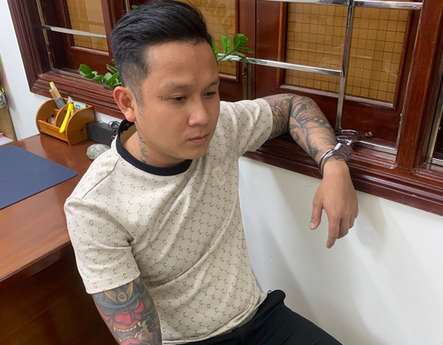 Đối tượng Lê Tiến Long sau khi bị bắt Đối tượng Lê Tiến Long sau khi bị bắt