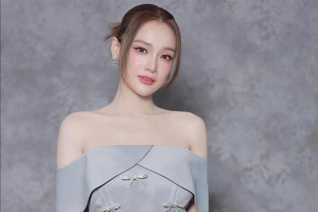 Nhã Phương tỏ ra không mấy bận tâm khi bất ngờ vướng "tai bay vạ gió" đầu năm Nhã Phương tỏ ra không mấy bận tâm khi bất ngờ vướng "tai bay vạ gió" đầu năm