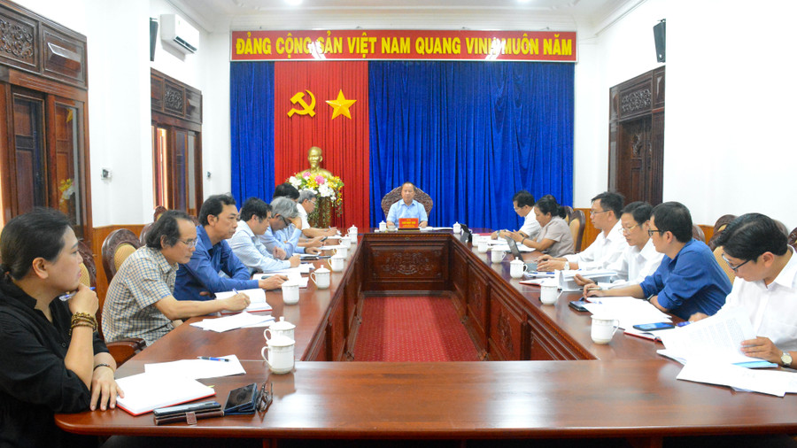 Phó Bí thư Thường trực Tỉnh ủy Châu Ngọc Tuấn chủ trì buổi làm việc. Ảnh: P.D Phó Bí thư Thường trực Tỉnh ủy Châu Ngọc Tuấn chủ trì buổi làm việc. Ảnh: P.D