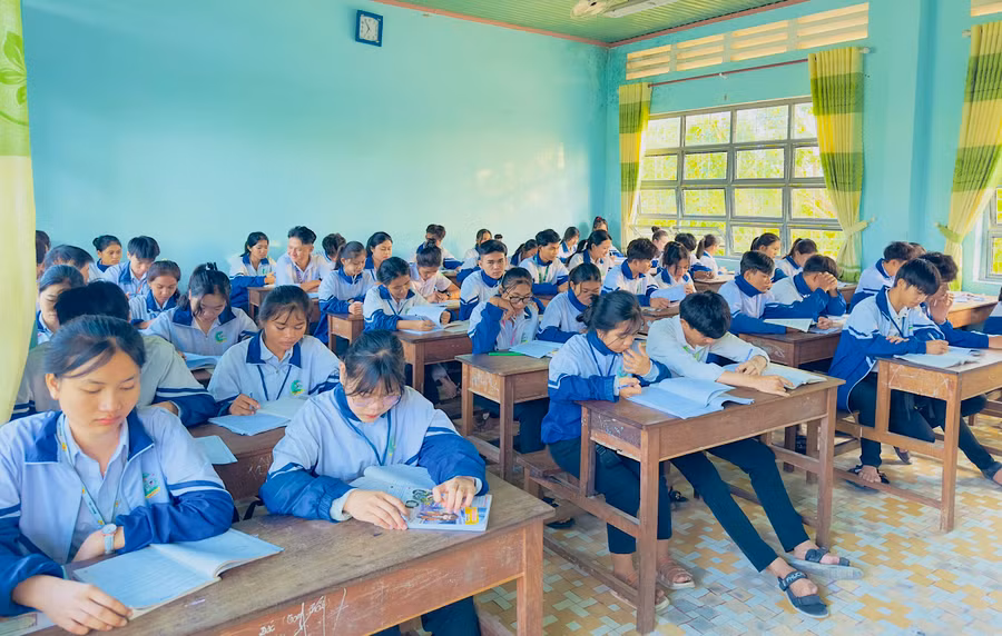 Nhiều học sinh lớp 12 ở Gia Lai đăng ký tham gia các kỳ thi đánh giá năng lực để có thêm cơ hội bước vào giảng đường đại học. Ảnh: Mộc Trà