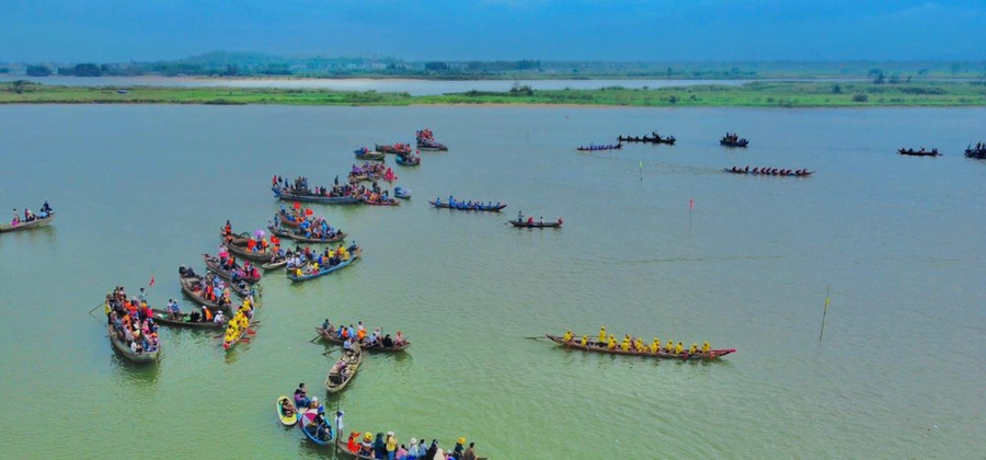 Lễ hội đua thuyền truyền thống xã Tịnh Long được tổ chức trên sông Trà Khúc Lễ hội đua thuyền truyền thống xã Tịnh Long được tổ chức trên sông Trà Khúc