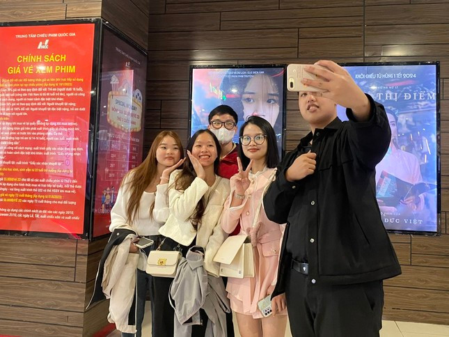 "Đào, phở và piano" thu hút giới trẻ những ngày qua. "Đào, phở và piano" thu hút giới trẻ những ngày qua.