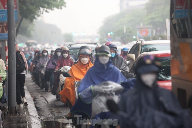 Miền Bắc mưa lạnh trong hôm nay. Ảnh: Trọng Tài Miền Bắc mưa lạnh trong hôm nay. Ảnh: Trọng Tài