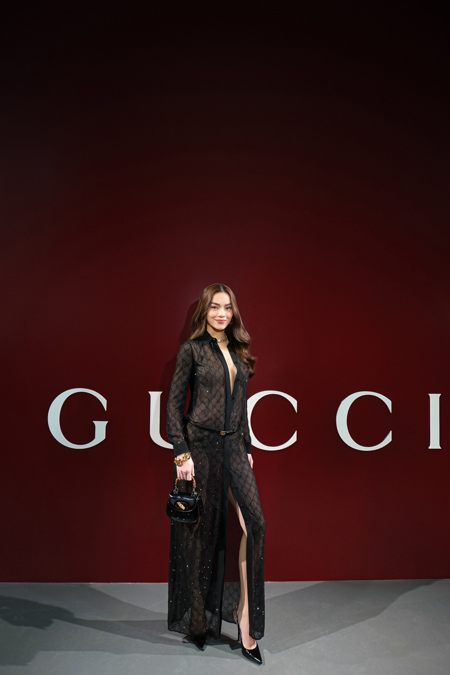 Tối 23.2, Hồ Ngọc Hà có mặt tại Milan (nước Ý) để tham dự show diễn của Gucci với vai trò Friend of House (bạn thân thương hiệu). Cô là đại diện Việt Nam đầu tiên và duy nhất trở thành khách mời của show diễn kể từ khi thương hiệu đắt đỏ này thay đổi giám đốc sáng tạo
