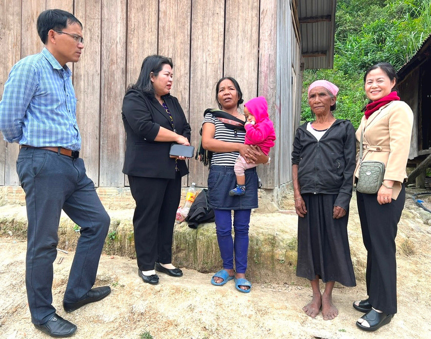 Đoàn công tác của Ban Dân tộc HĐND tỉnh khảo sát tình hình đời sống của người DTTS thoát nghèo tại xã Kon Pne, huyện Kbang. Ảnh: Đ.Y Đoàn công tác của Ban Dân tộc HĐND tỉnh khảo sát tình hình đời sống của người DTTS thoát nghèo tại xã Kon Pne, huyện Kbang. Ảnh: Đ.Y